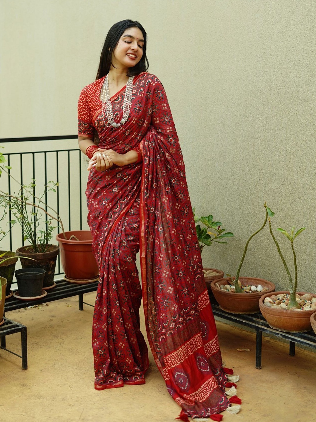 

DIVASTRI Ajrak Block Zari Chanderi Saree, Red