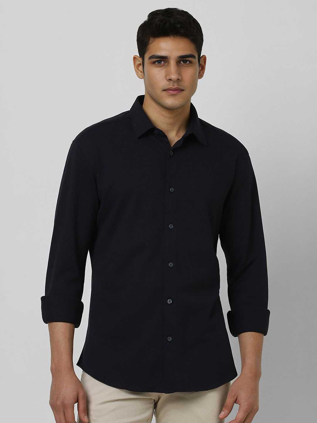 

Van Heusen Sport Men Slim Fit Opaque Casual Shirt, Black