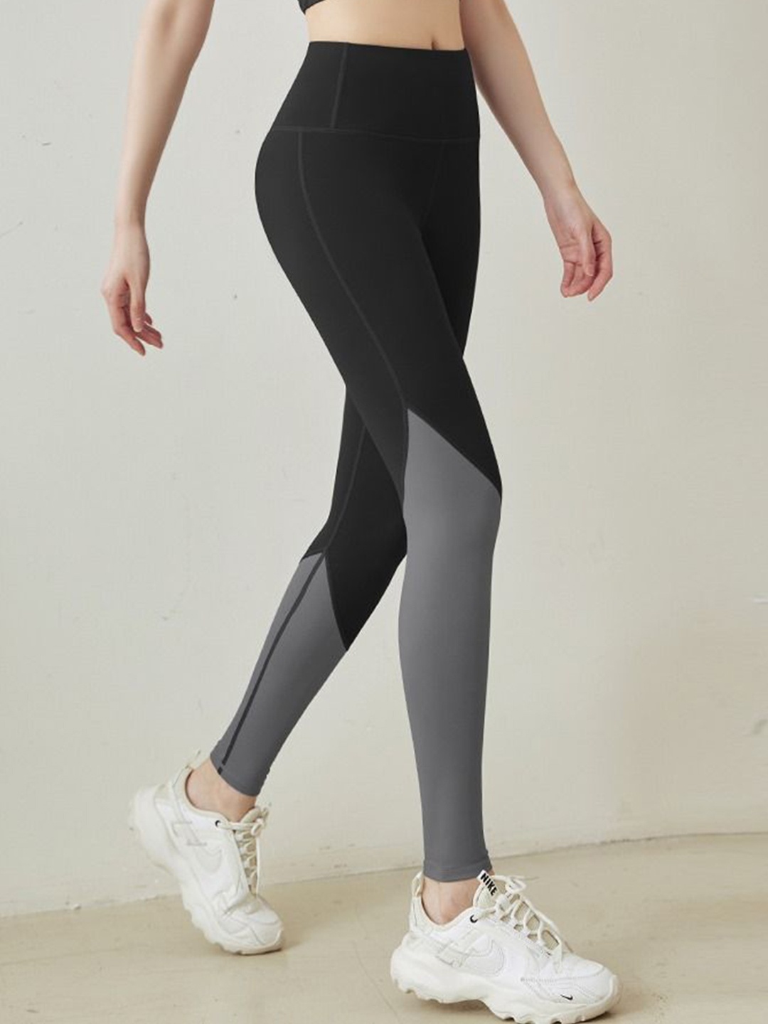 

HRX Colorblocked High Rise Ankle Length Yoga Tights, Black