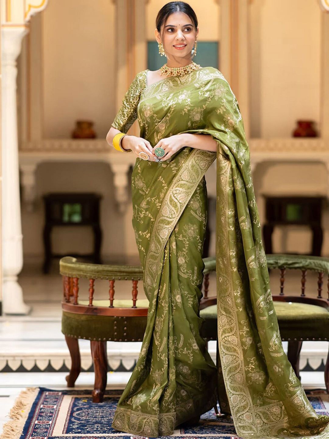 

DIVASTRI Ethnic Motifs Zari Art Silk Banarasi Saree, Olive