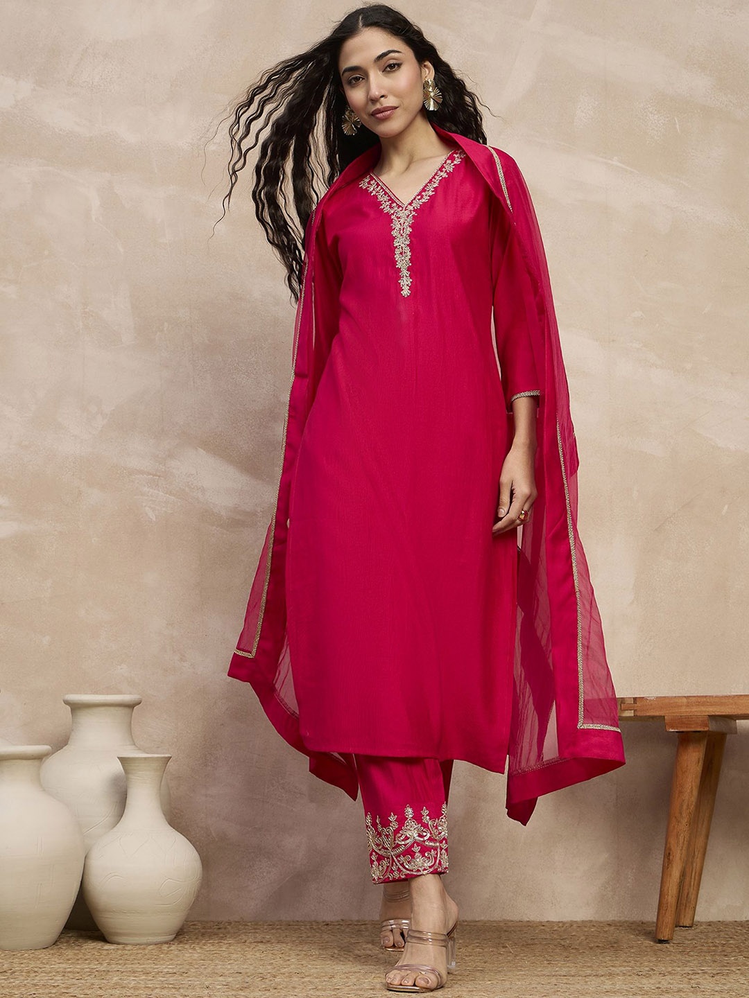 

all about you Women Ethnic Motifs Embroidered Regular Thread Work Kurta with Trousers & With Dupatta, Magenta