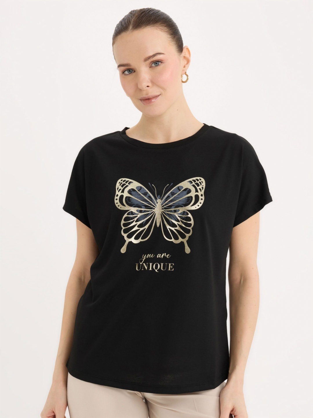 

DeFacto Women Printed Drop-Shoulder Sleeves T-shirt, Na