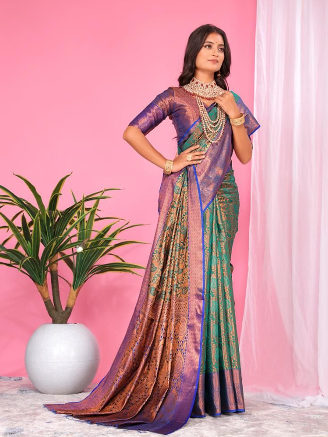 

jayant creation Woven Design Zari Silk Blend Banarasi Saree, Lime green