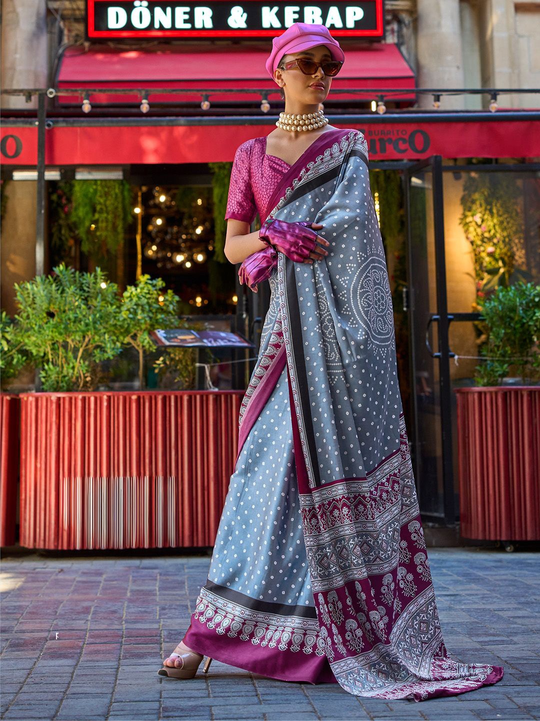 

PEENGAX Bandhani Satin Saree, Grey