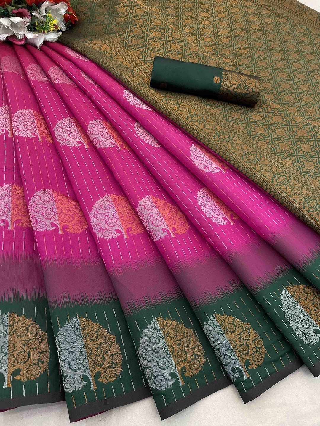 

KALINI Woven Design Zari Silk Blend Banarasi Saree, Magenta