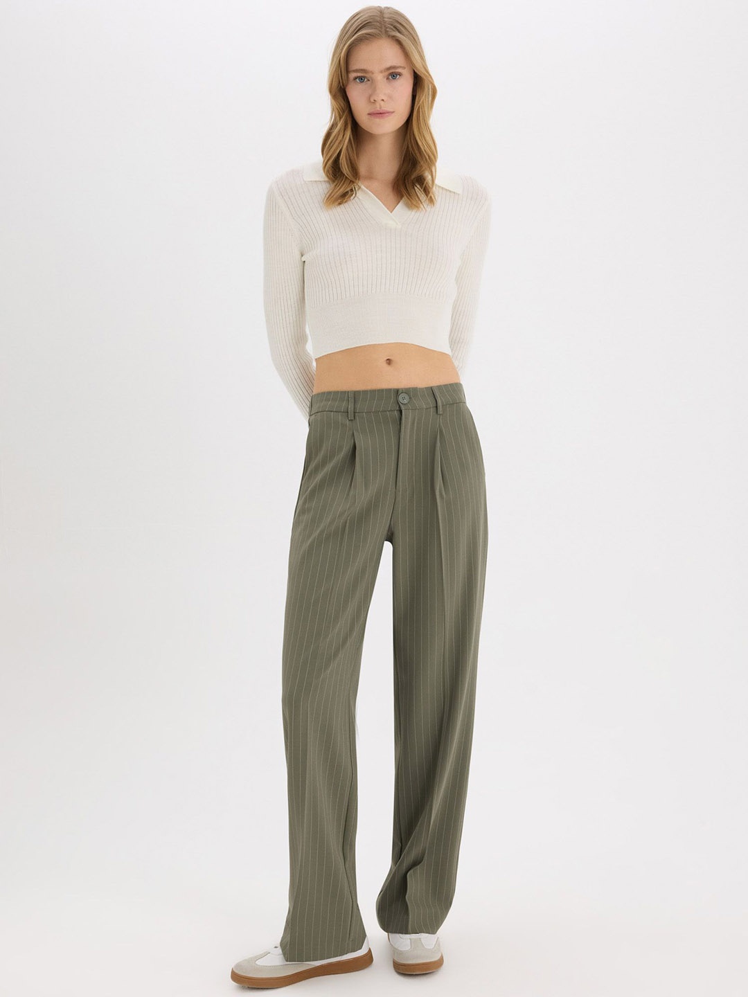 

DeFacto Women Striped Pleated Trousers, Na