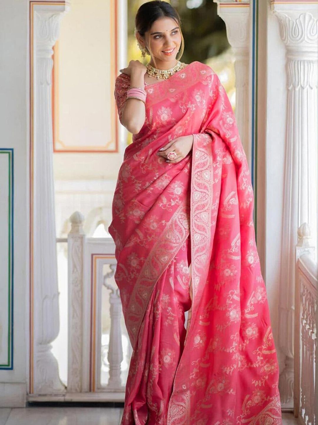 

DIVASTRI Woven Design Zari Art Silk Banarasi Saree, Pink