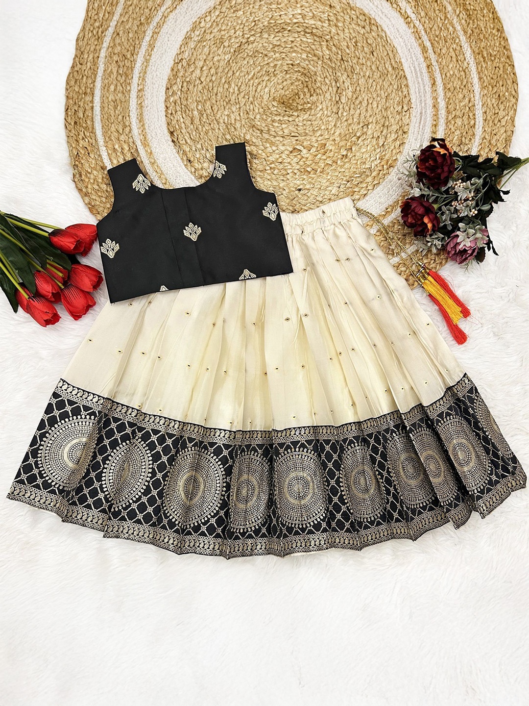 

FELIZ THE DESIGNER STUDIO Girls Ready to Wear Lehenga &, Black