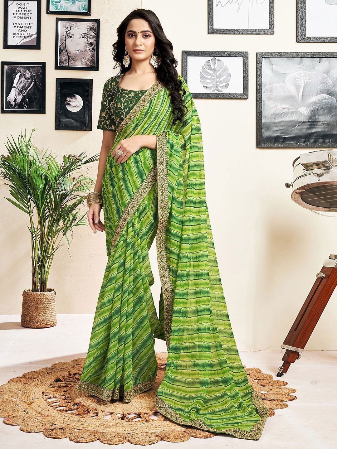 

DIVASTRI Leheriya Sequinned Pure Georgette Leheriya Saree, Green