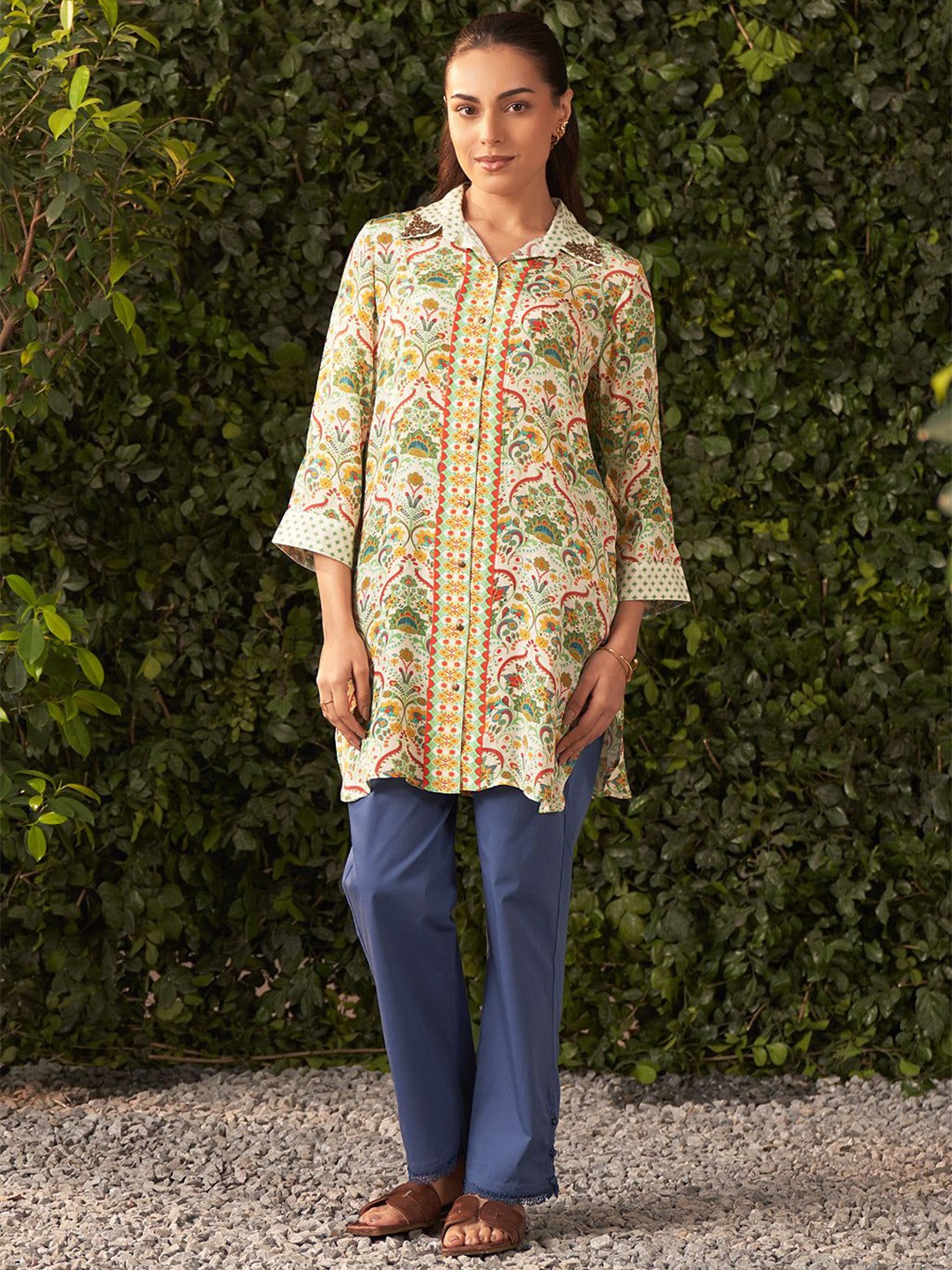 

Lakshita Shirt Collar Printed Tunic, Green