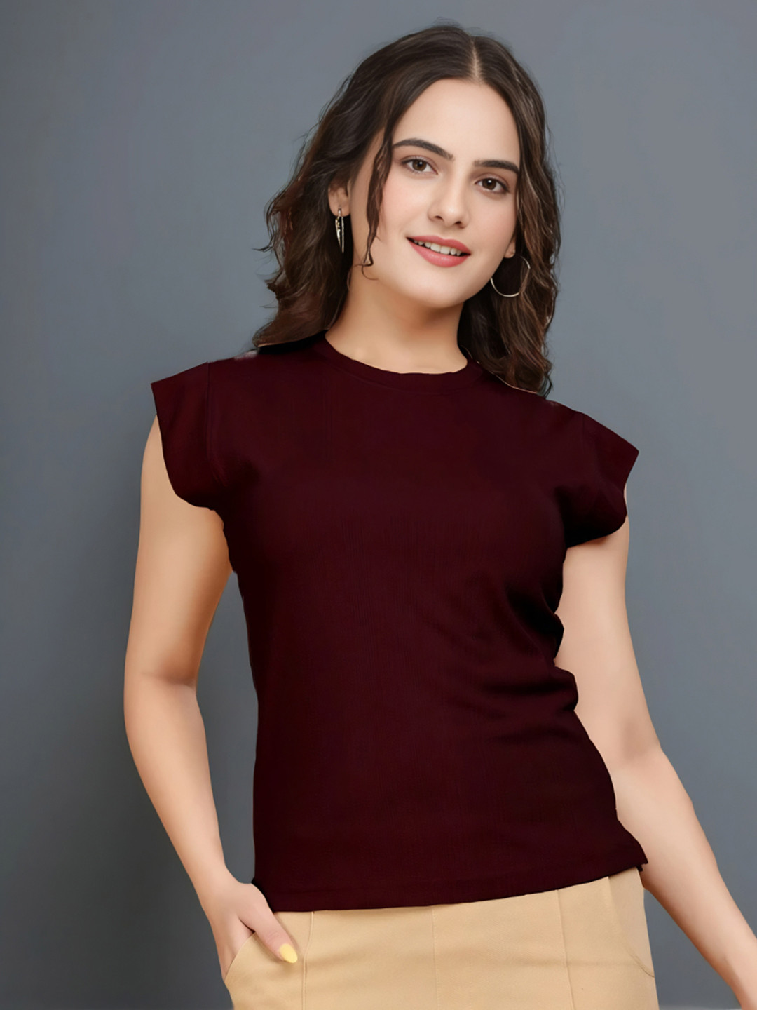 

Moda Rapido Women Pockets T-shirt, Maroon