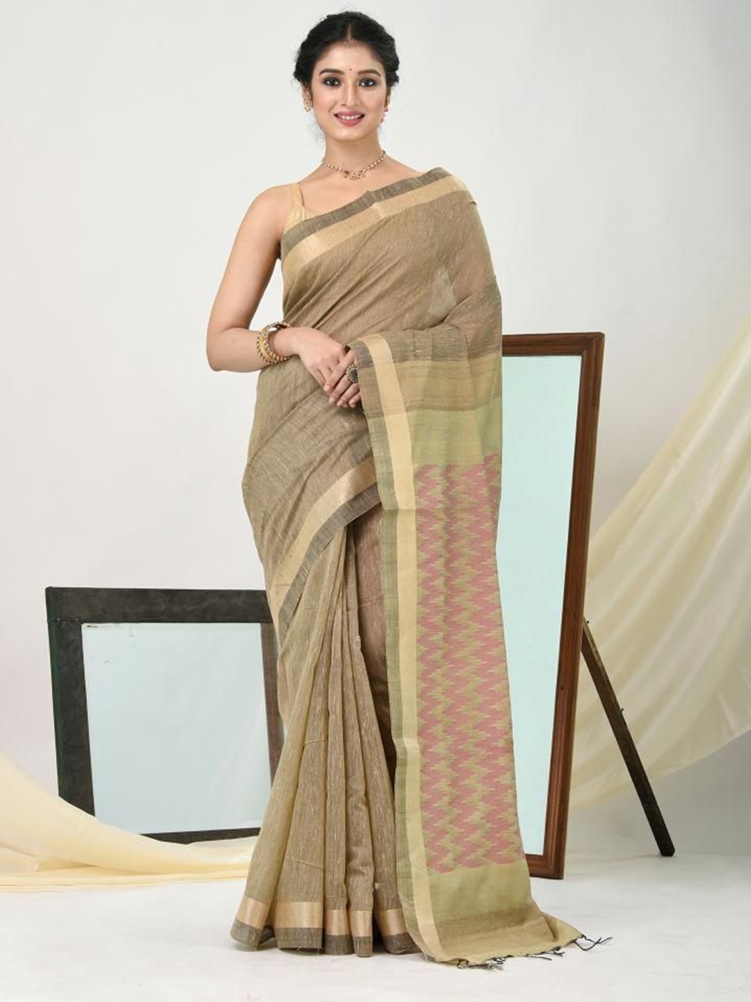 

VIBHAVARI Zari Saree, Beige