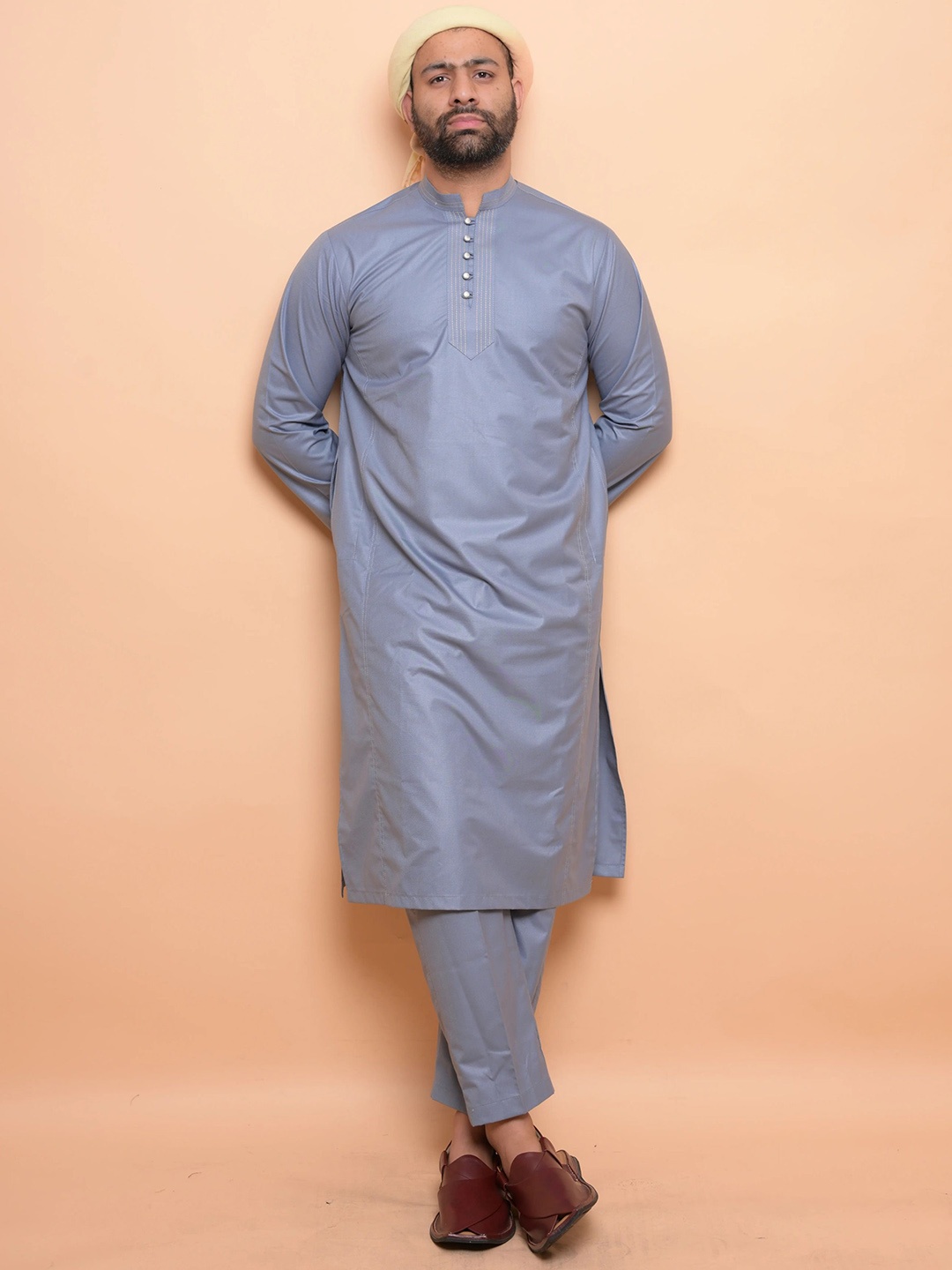 

Baraqah Men Regular Kurta with Trousers, Grey