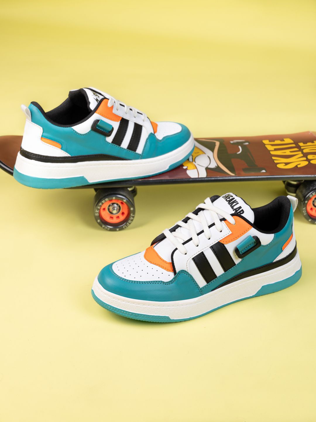 

SNEAKLAB Men Sneakers, Blue