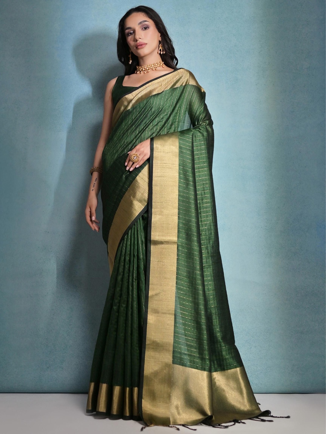 

Divyadham Textiles Woven Design Zari Pure Silk Handloom Banarasi Saree, Green