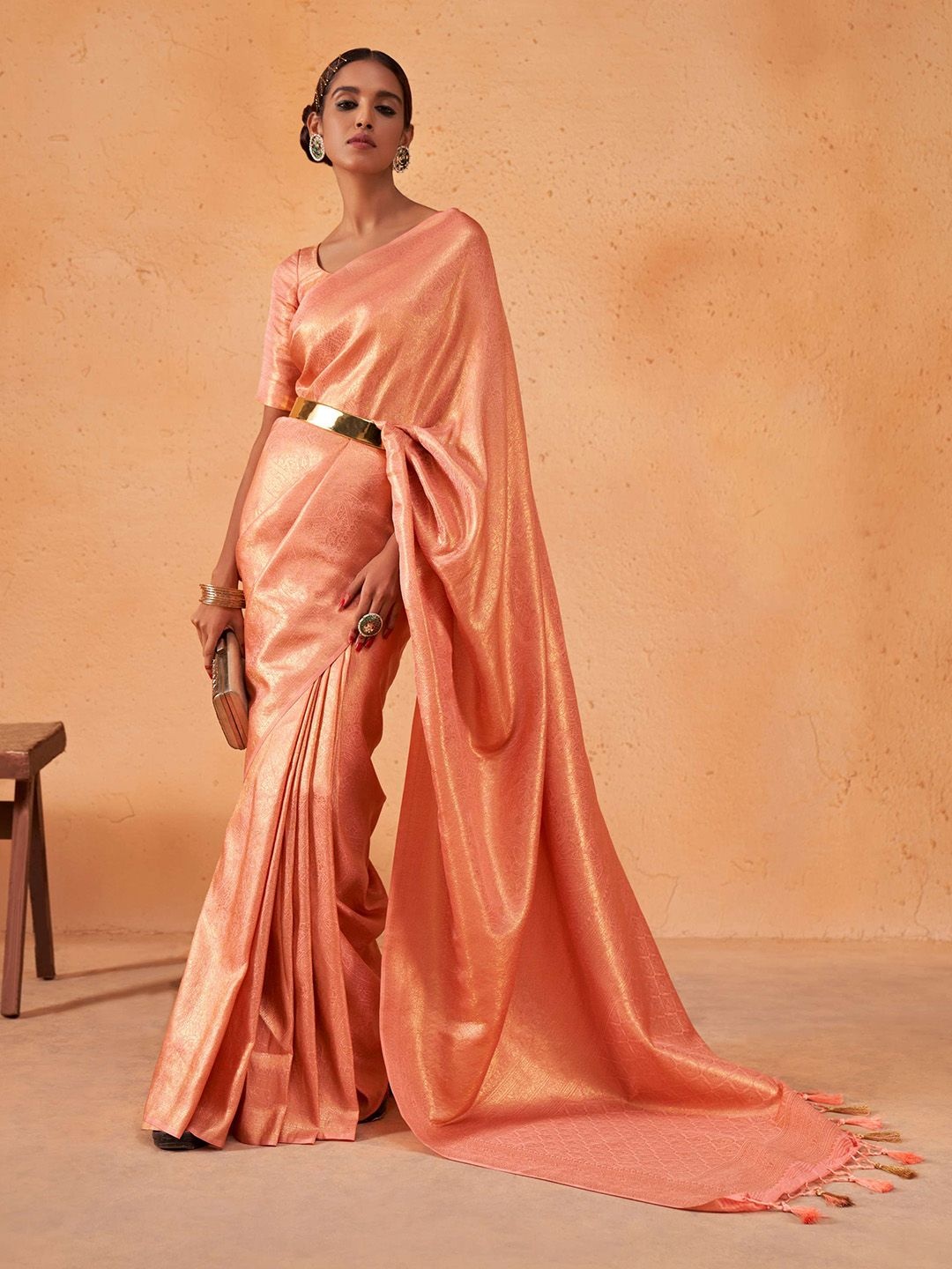 

DEVATITHI Ethnic Motifs Zari Silk Blend Kanjeevaram Saree, Orange