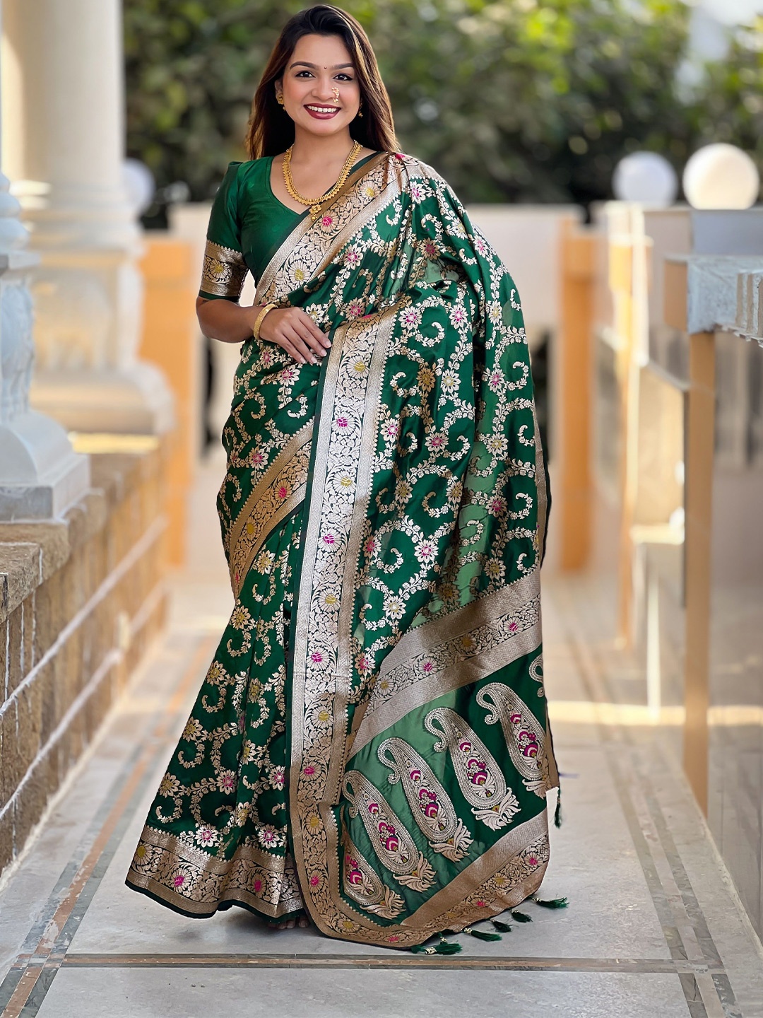 

Ekta Textiles Woven Design Zari Pure Silk Banarasi Saree, Green