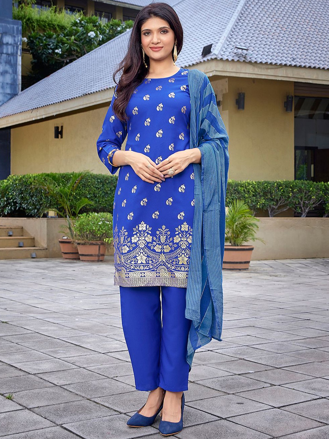 

HERE&NOW Women Floral Printed Regular Kurta with Trousers & With Dupatta, Blue