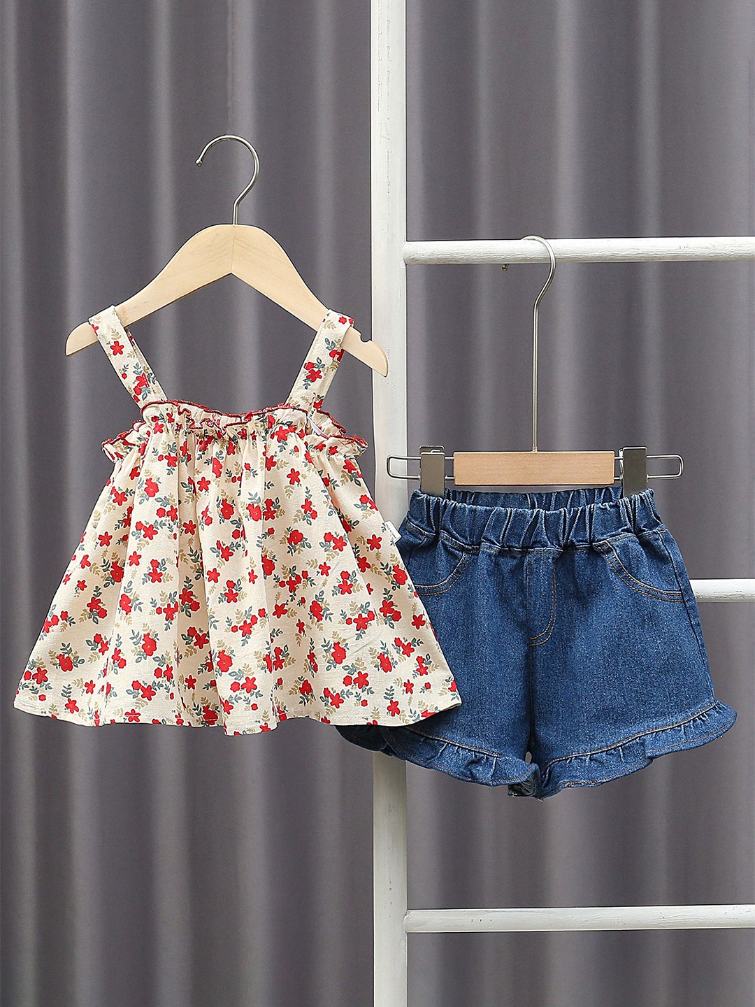 

LULU & SKY Girls Printed Top with Shorts, Red
