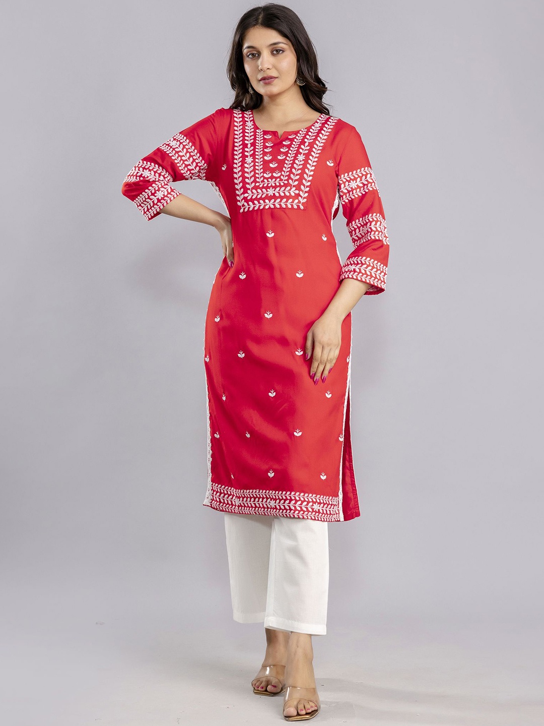 

ANNAYEMA APPARELS Women Embroidered Floral Kurta, Red