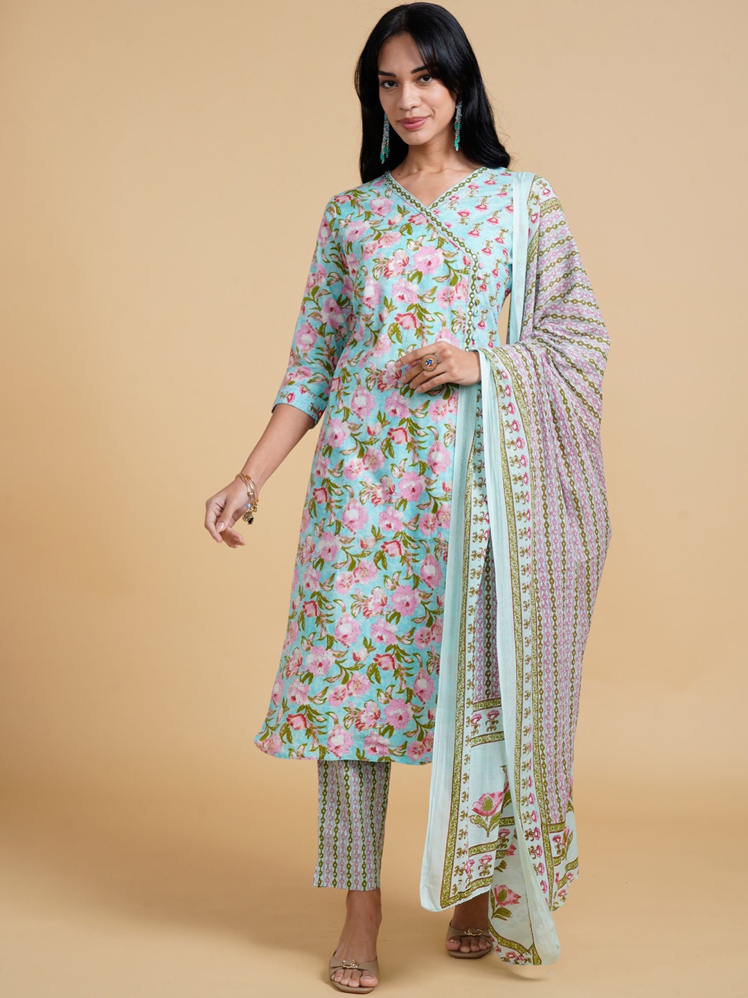 

Saaki Women Floral Printed Regular Kurta with Trousers & With Dupatta, Green