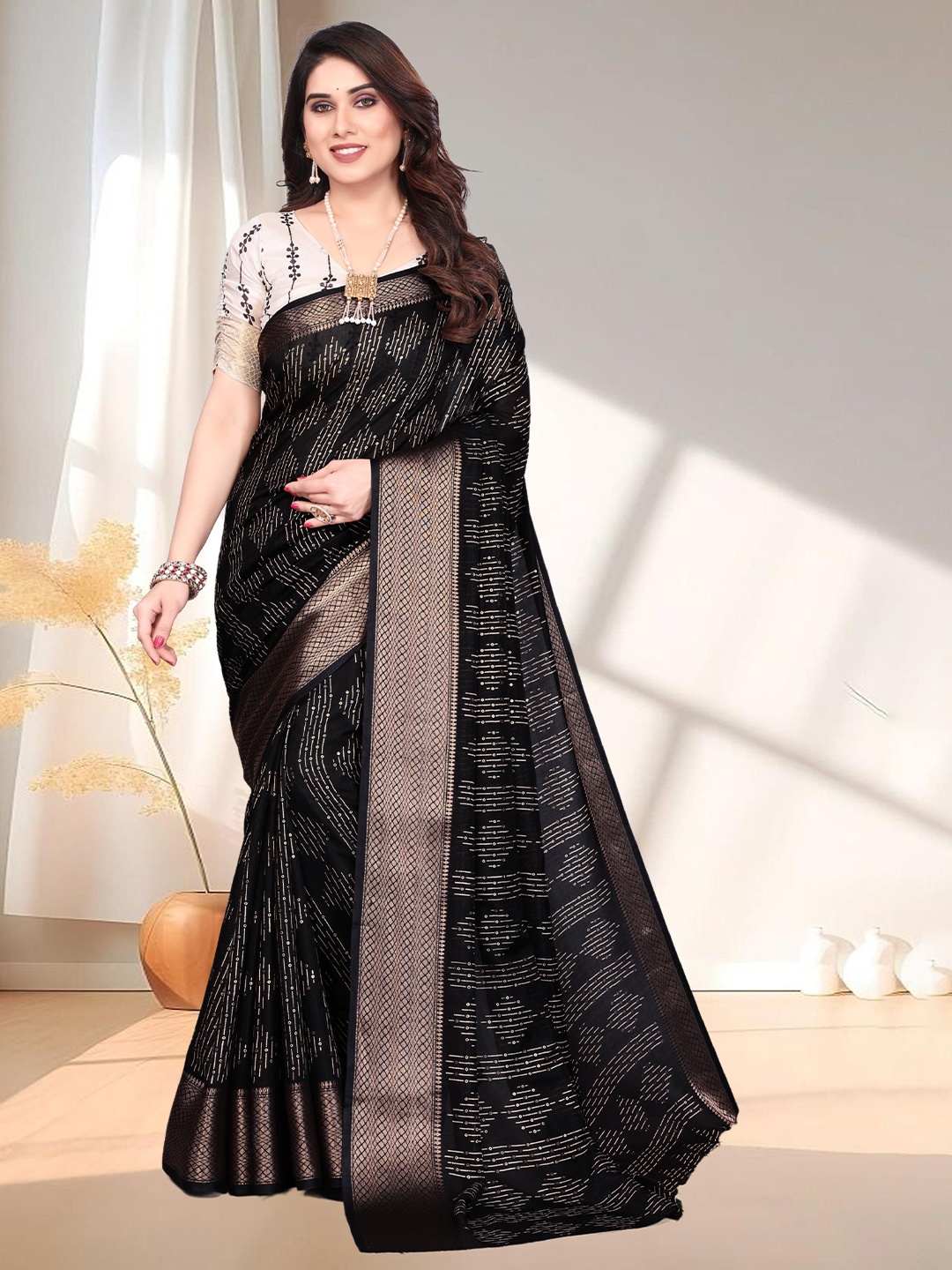 

SUPERLAXMI Zari Silk Blend Saree, Black