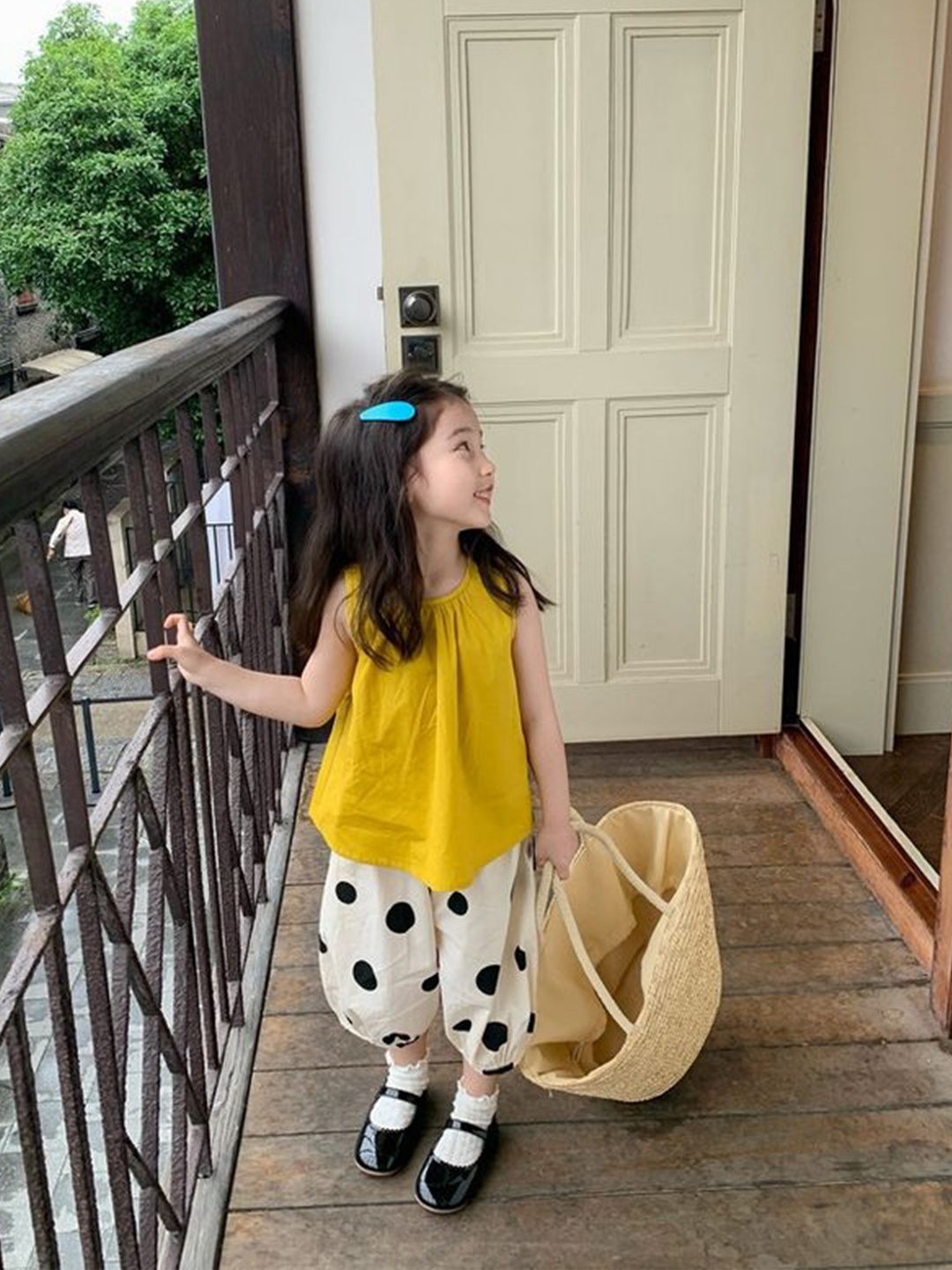 

LULU & SKY Girls Top with Trousers, Yellow