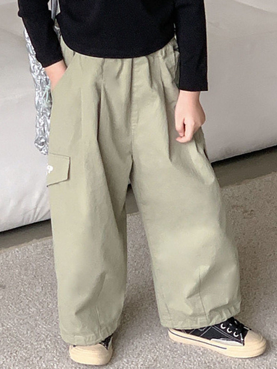

LULU & SKY Girls Loose Fit High-Rise Cargos Trousers, Green