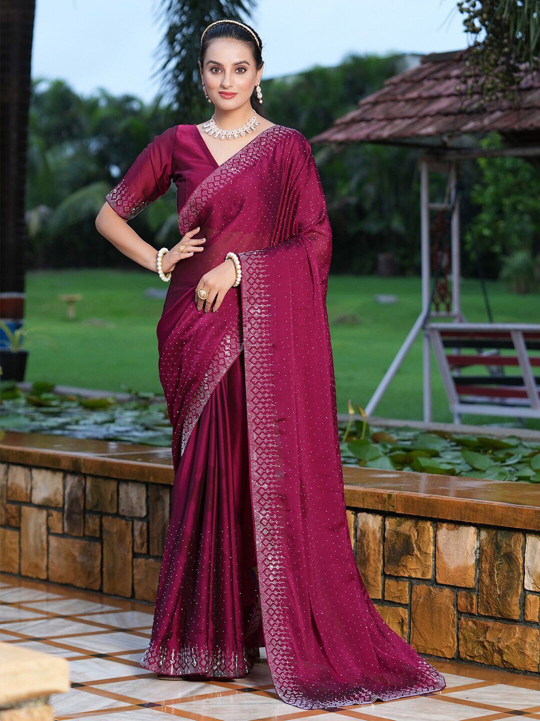 

DIVASTRI Embellished Beads and Stones Pure Georgette Saree, Purple