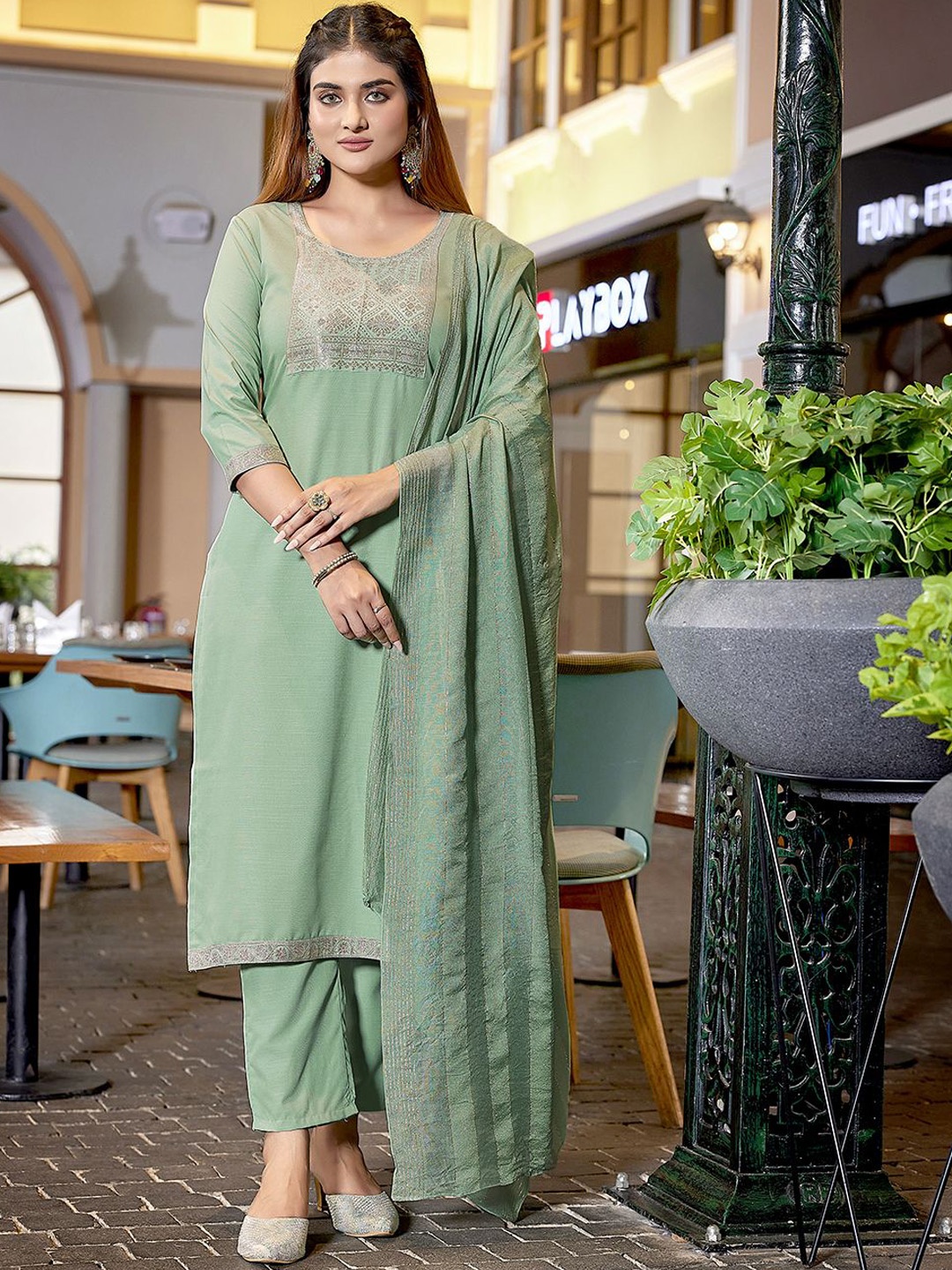 

HERE&NOW Women Regular Thread Work Kurta with Trousers & With Dupatta, Green