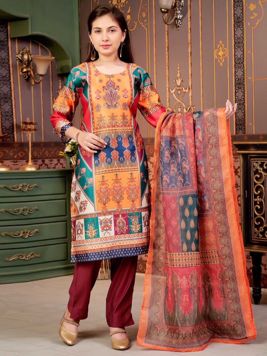 

Aarika Girls Ethnic Motifs Printed Regular Kurta with Trousers & With Dupatta, Green
