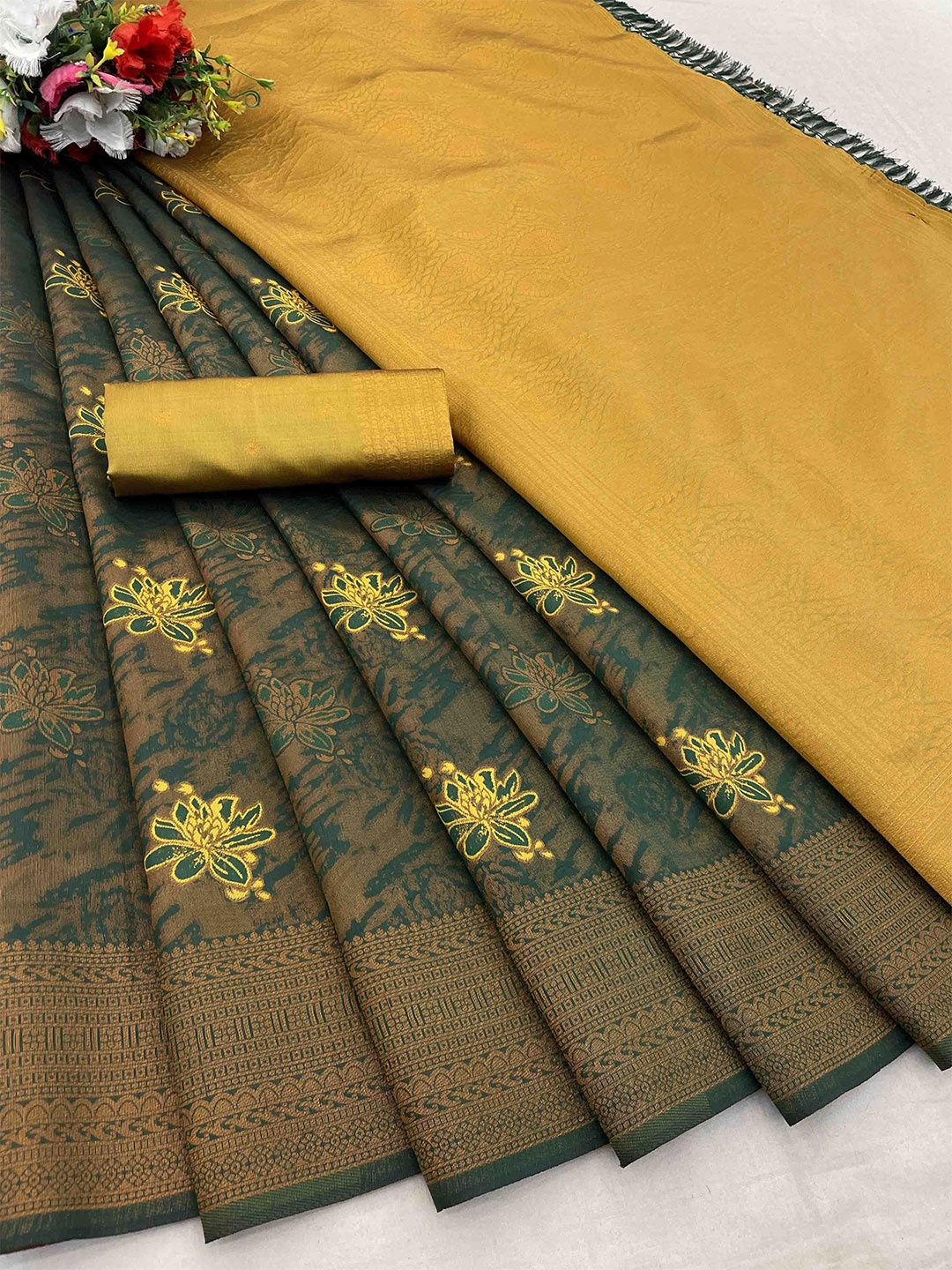

KALINI Woven Design Zari Silk Blend Banarasi Saree, Green