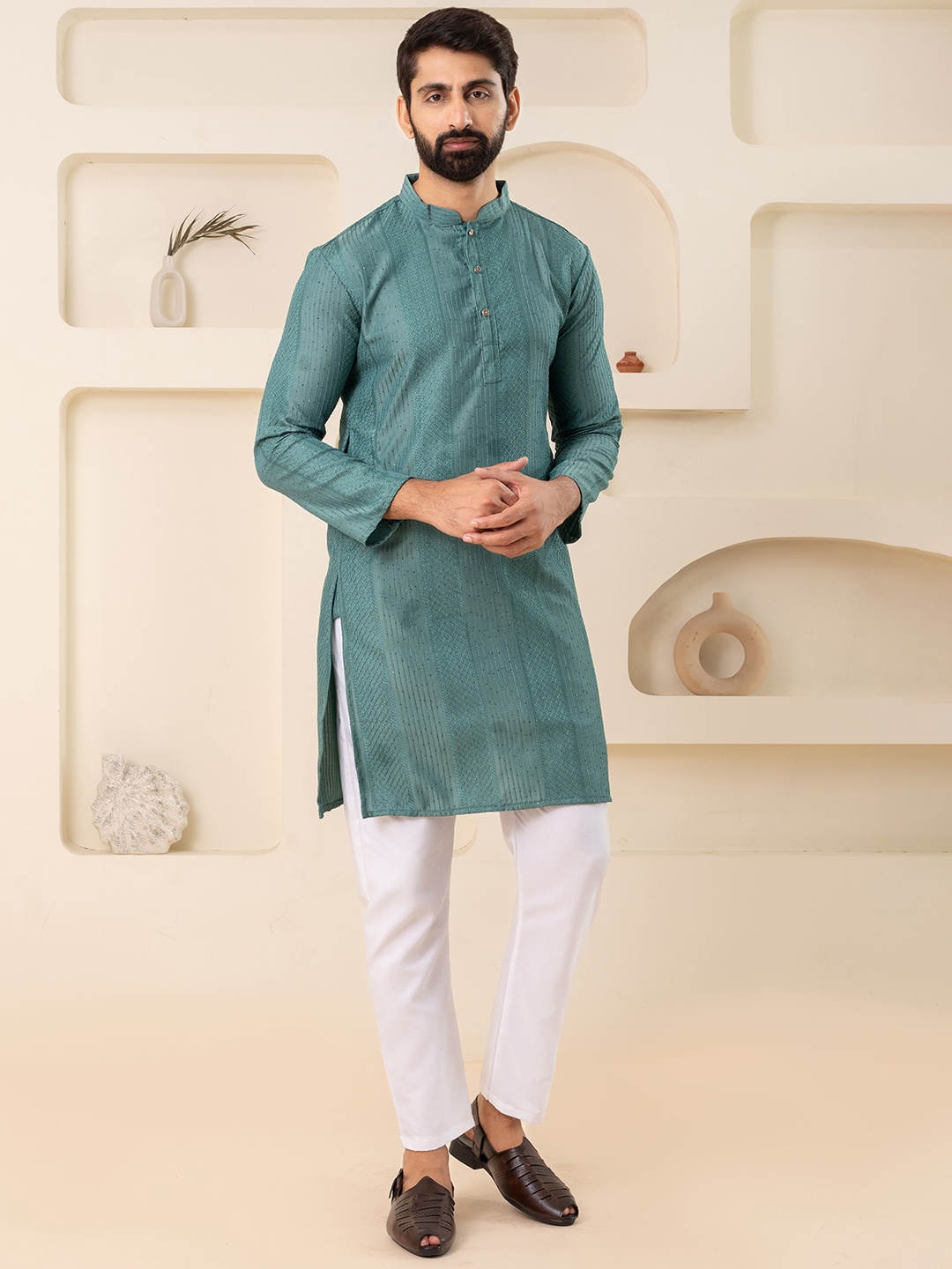 

Shiv Leela Men Embroidered Sequinned Kurta, Turquoise blue