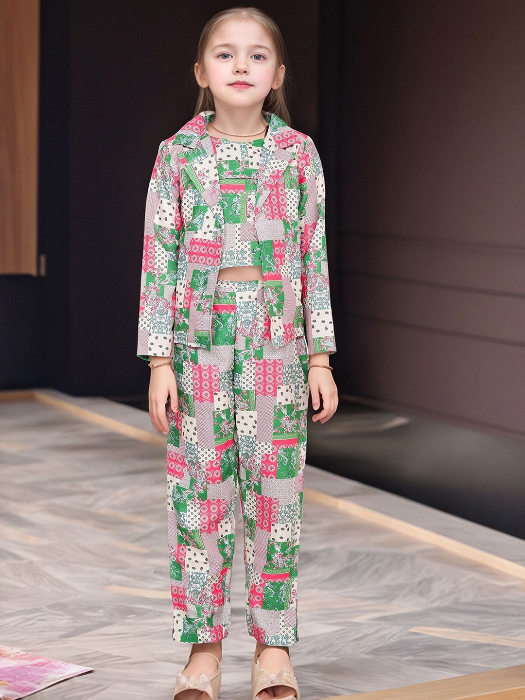

FEBVIBE Girls Printed Top with Trousers, Green