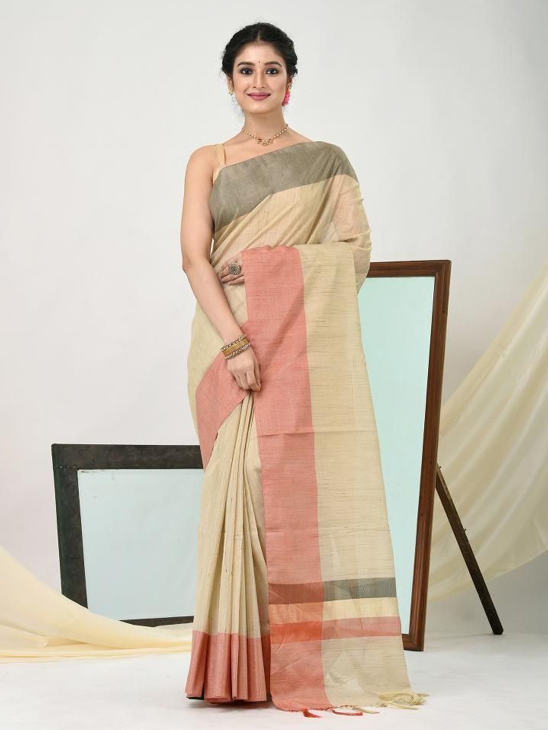 

VIBHAVARI Saree, Beige