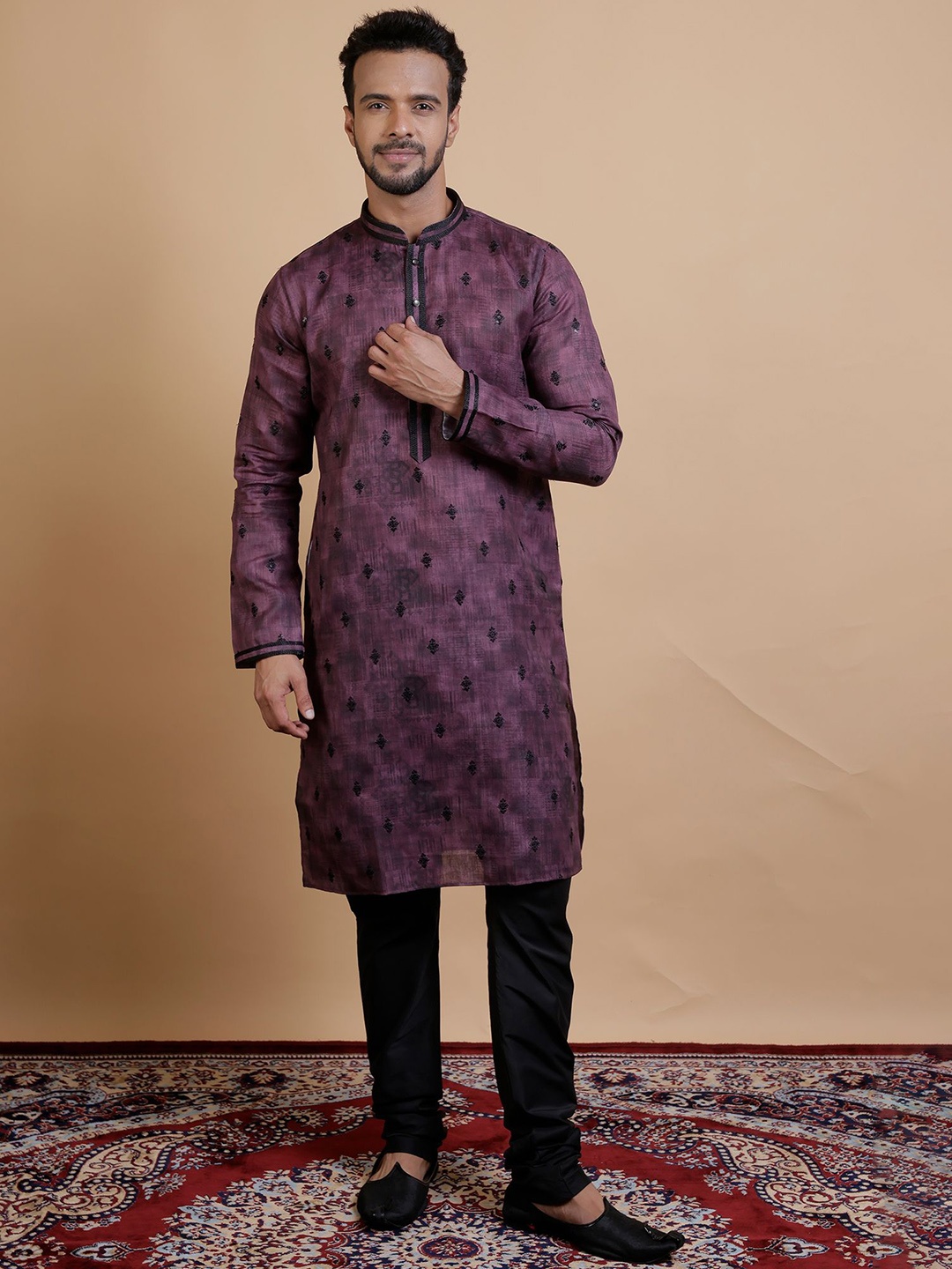 

KHAAS Men Ethnic Motifs Embroidered Thread Work Kurta, Cream