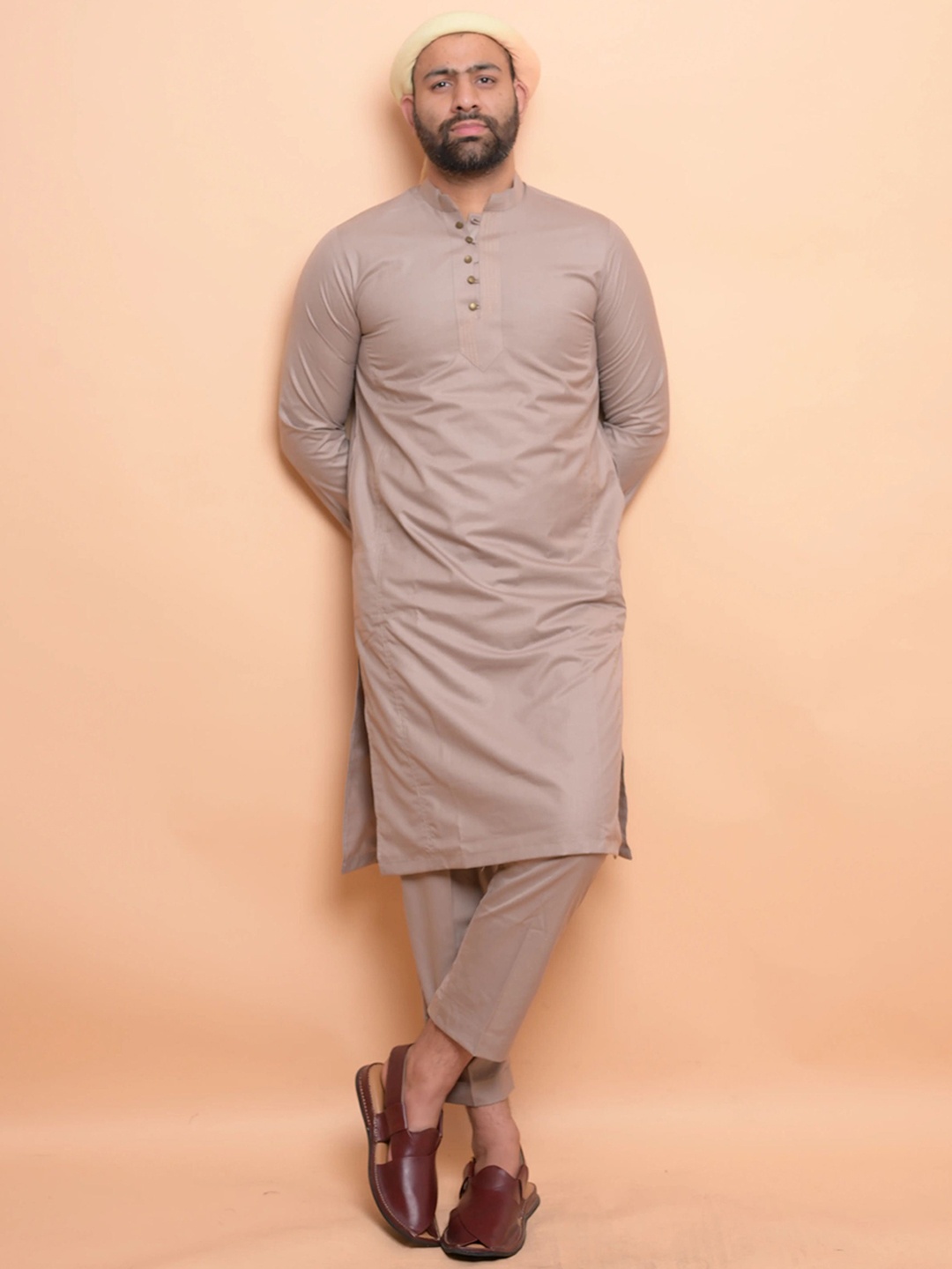 

Baraqah Men Regular Kurta with Trousers, Brown