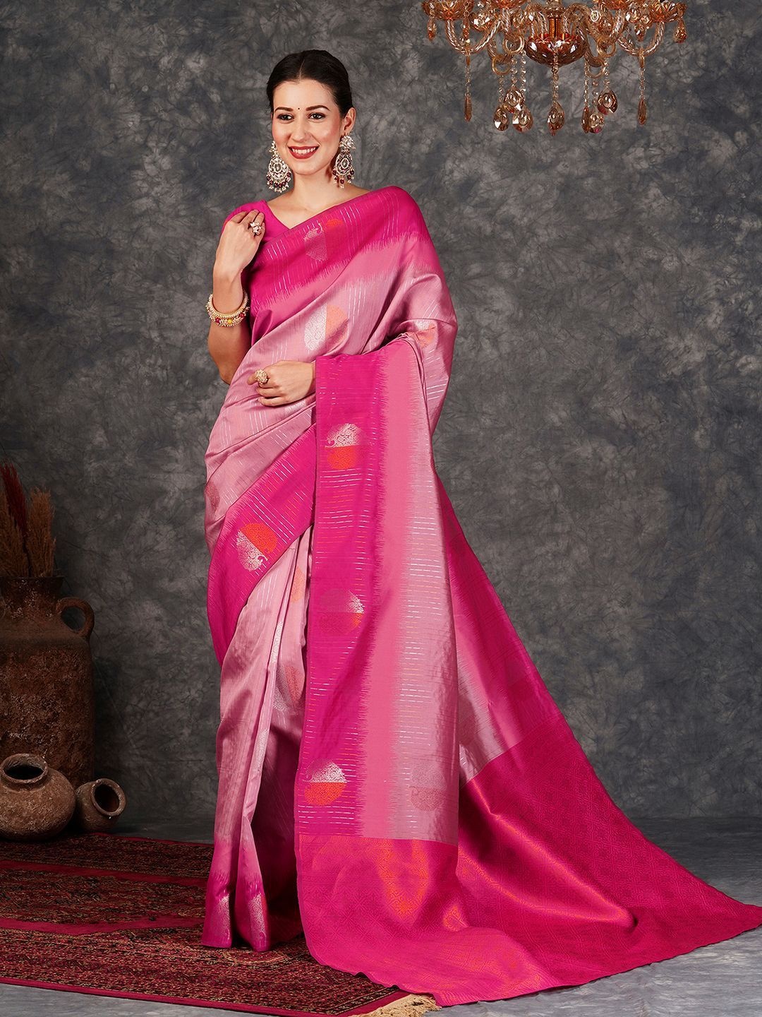

DIVASTRI Woven Design Zari Silk Blend Banarasi Saree, Pink