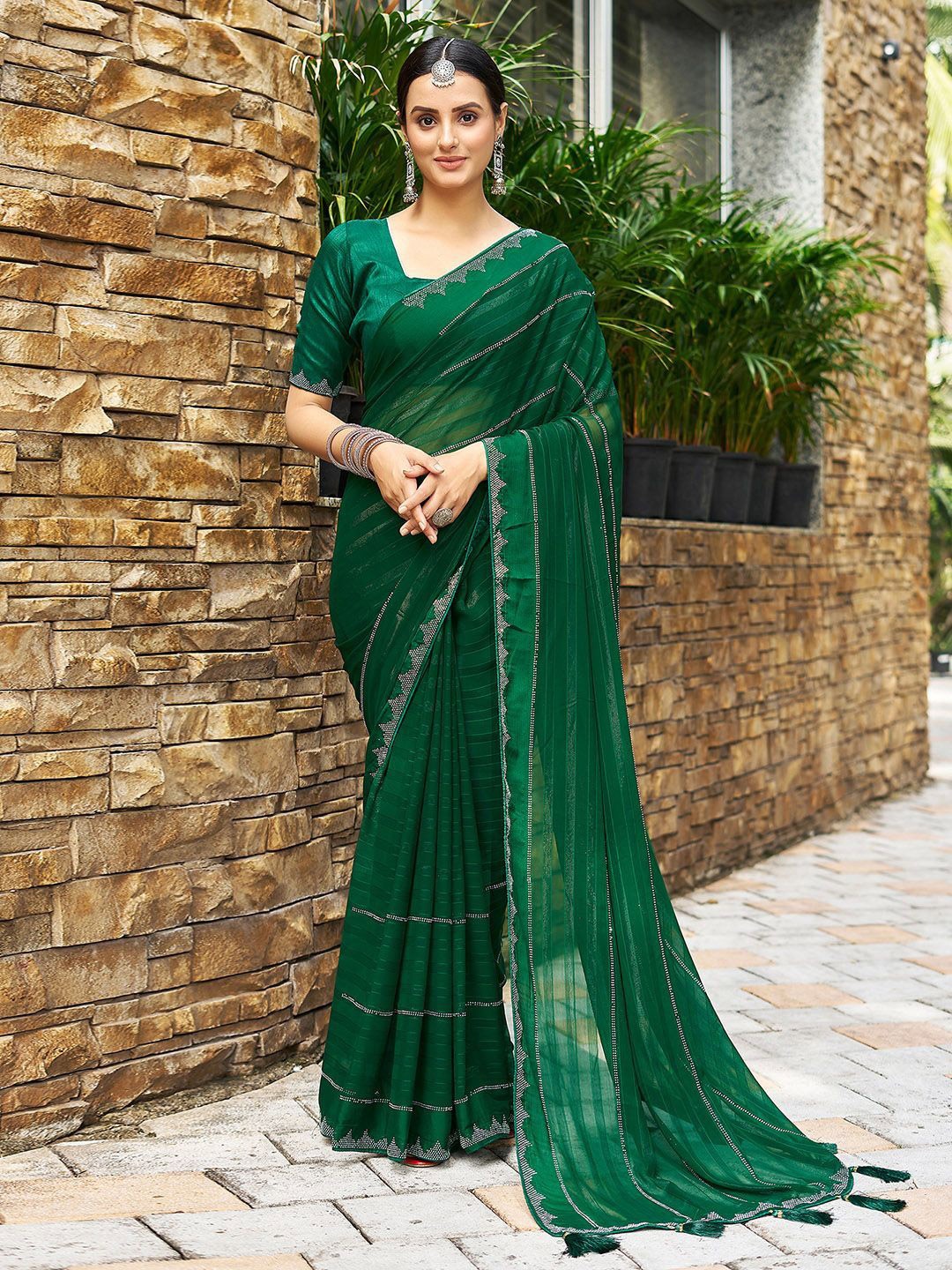 

DIVASTRI Striped Beads and Stones Pure Georgette Saree, Green
