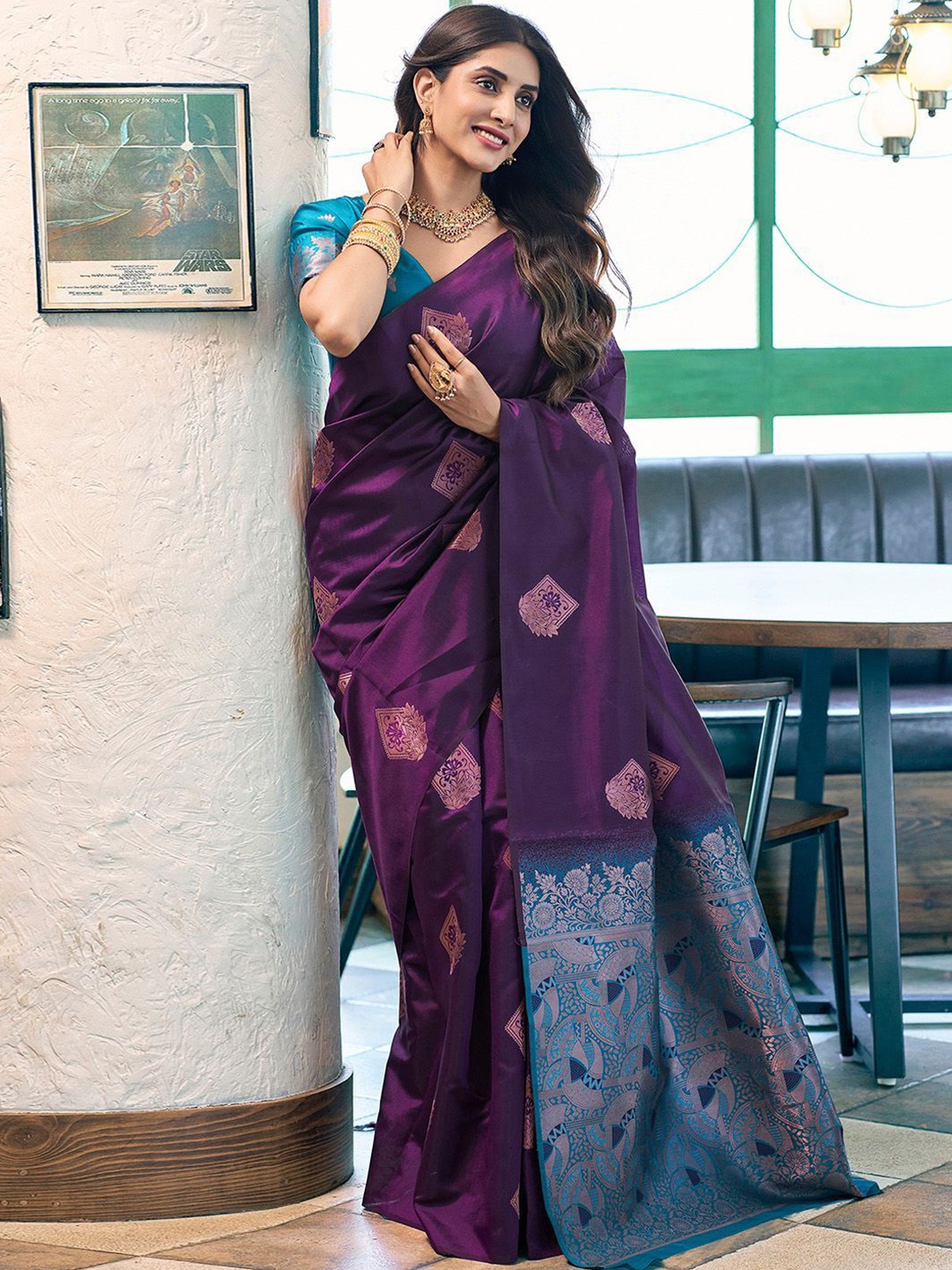 

DIVASTRI Ethnic Motifs Zari Silk Blend Banarasi Saree, Purple