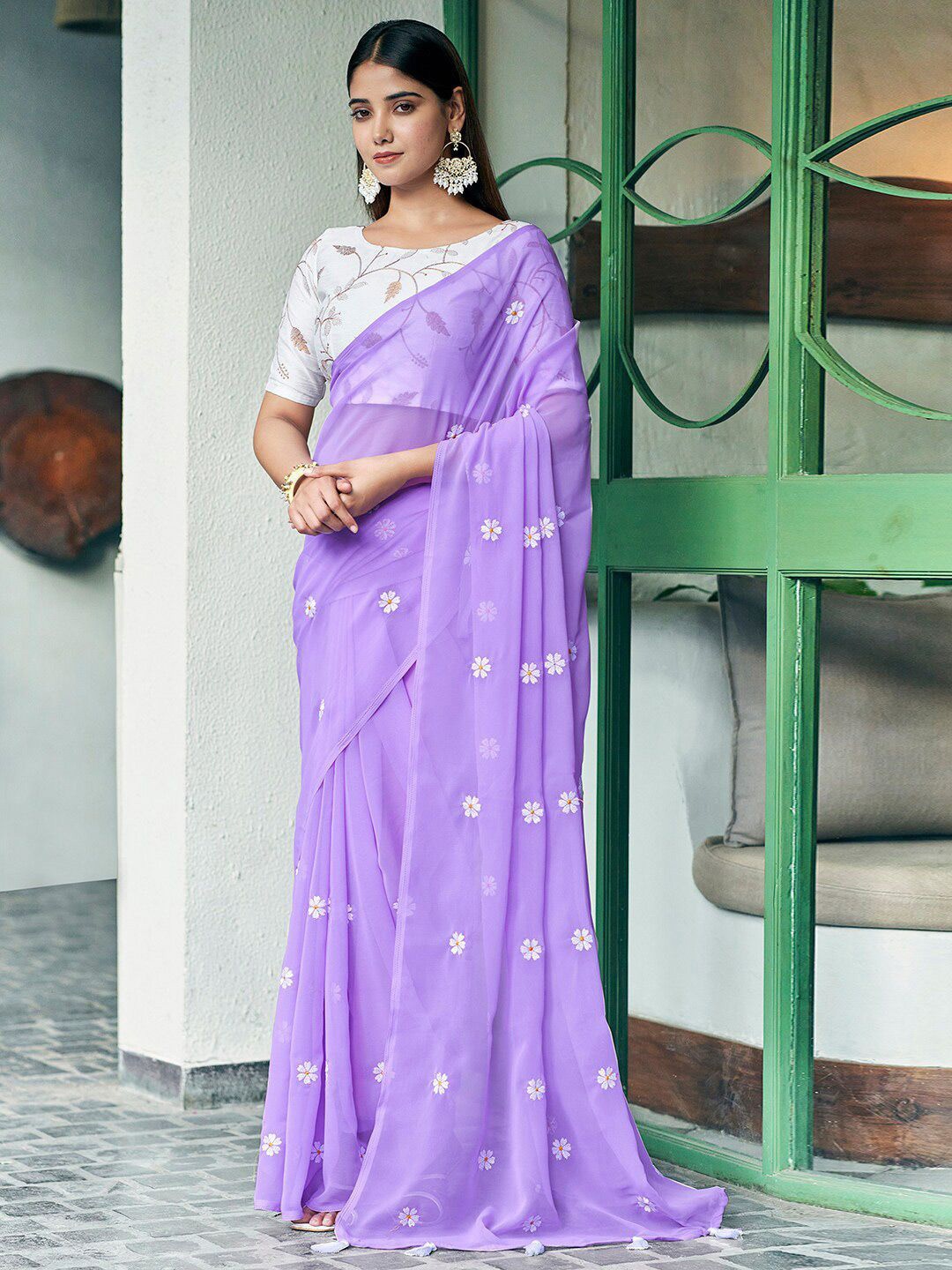 

DIVASTRI Floral Embroidered Pure Georgette Dabu Saree, Lavender