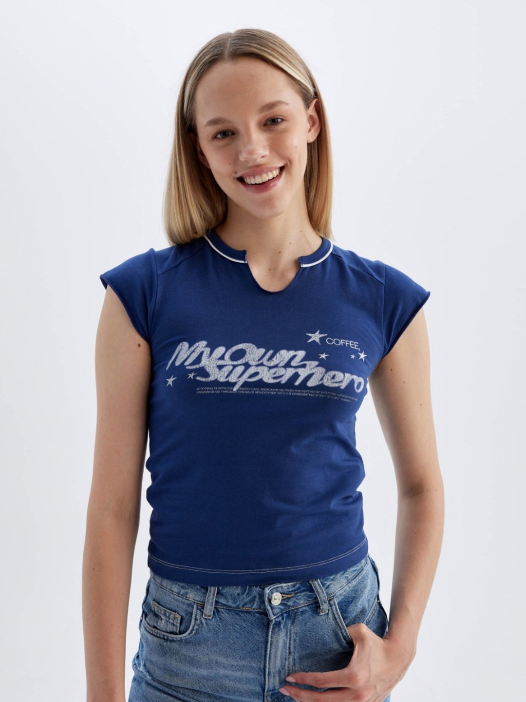 

DeFacto Women Typography Pockets T-shirt, Na