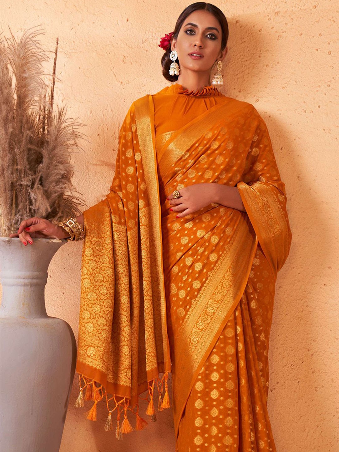 

DEVATITHI Woven Design Zari Silk Blend Banarasi Saree, Mustard