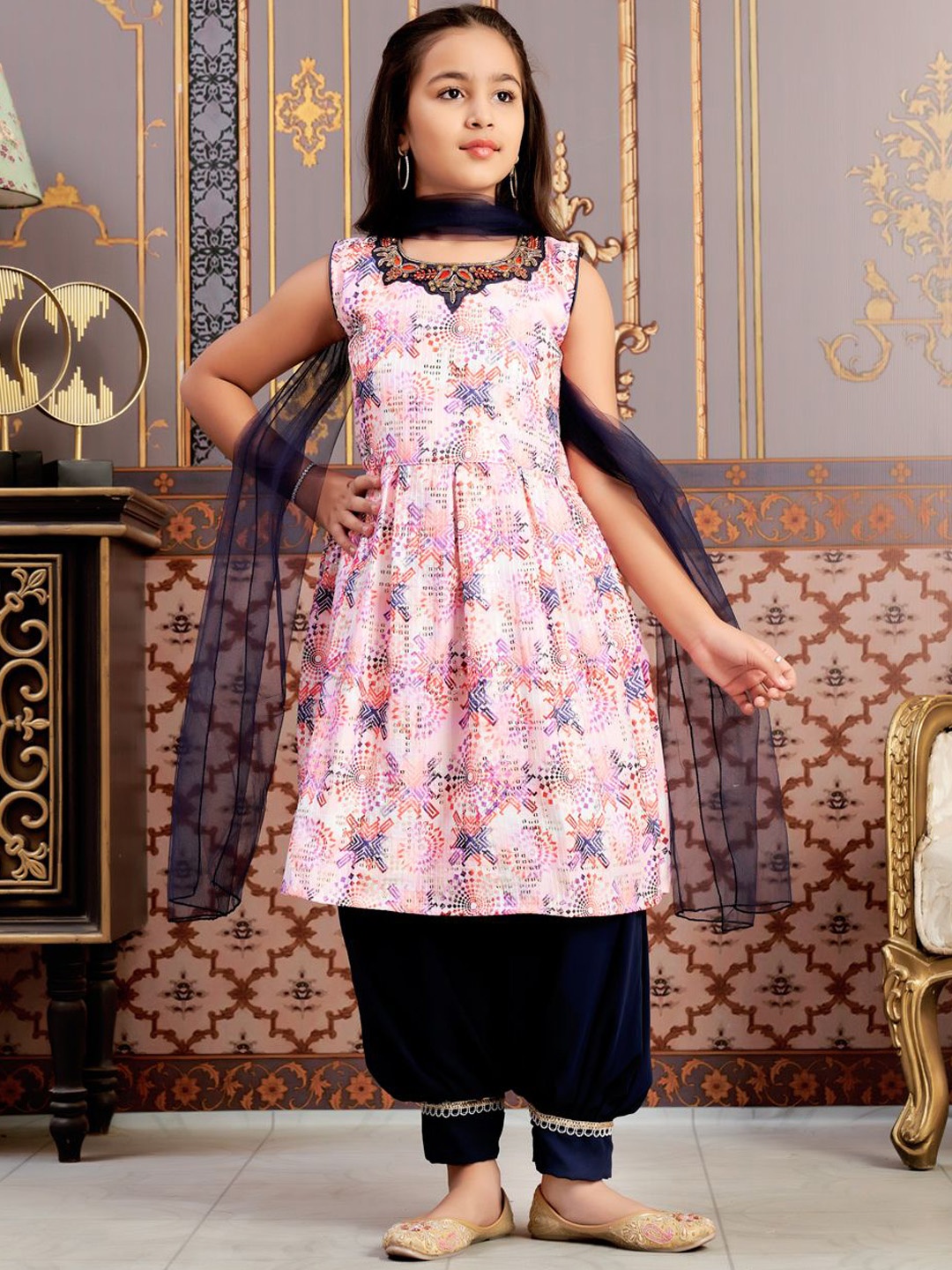 

Aarika Girls Floral Printed Regular Kurta with Patiala & With Dupatta, Navy blue