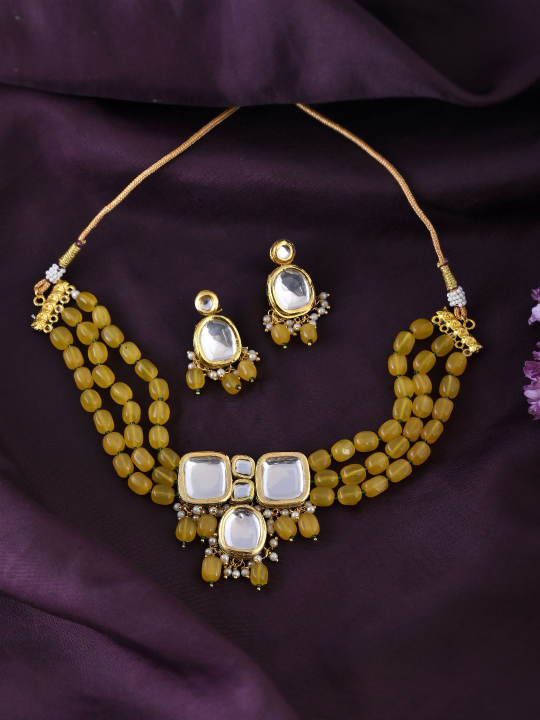 

Silvermerc Designs Gold-Plated Kundan-Studded Choker Jewellery Set