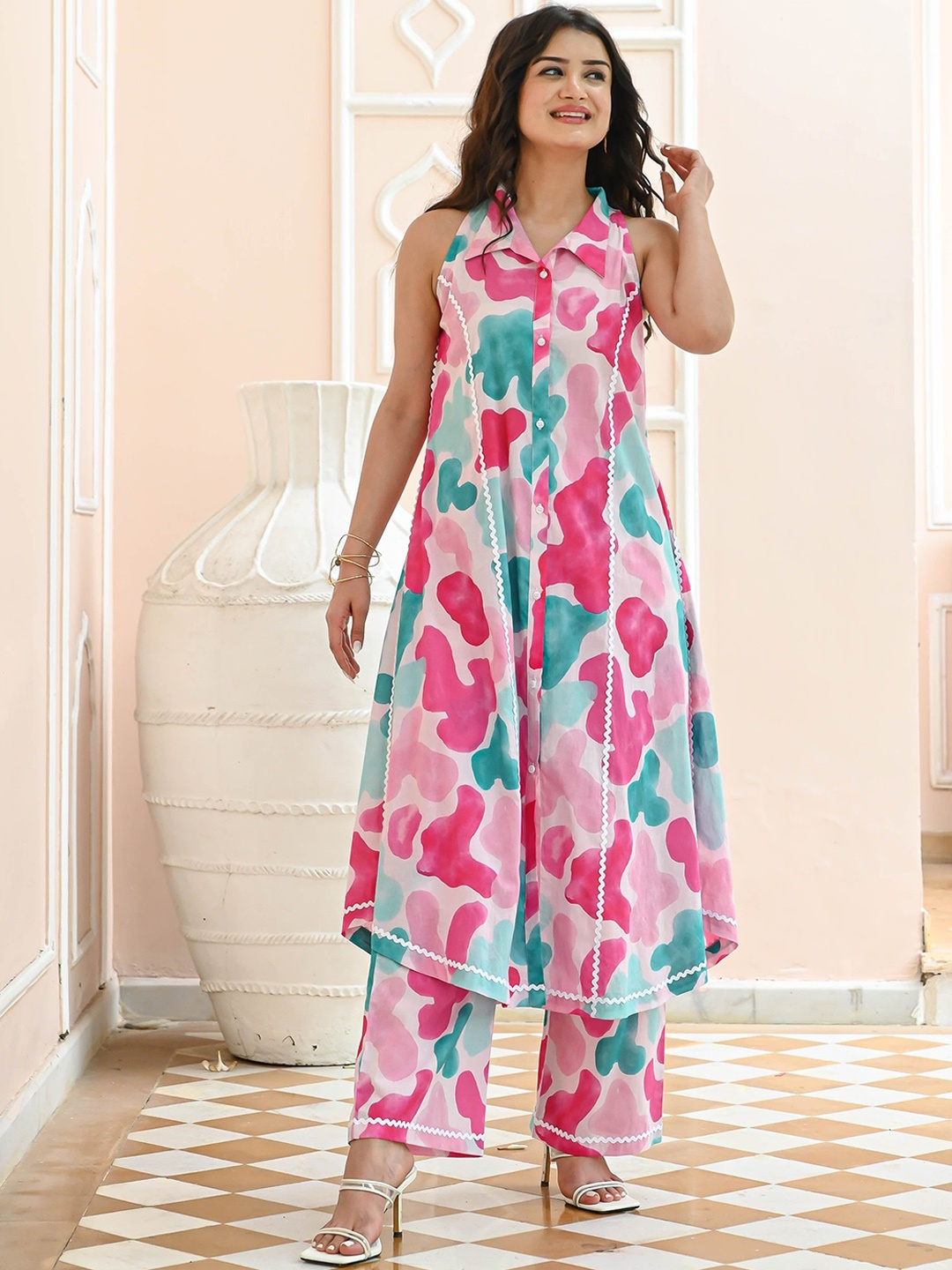 

Sidhidata Abstract Printed Shirt Collar Neck Top With Trousers Co-Ords, Pink