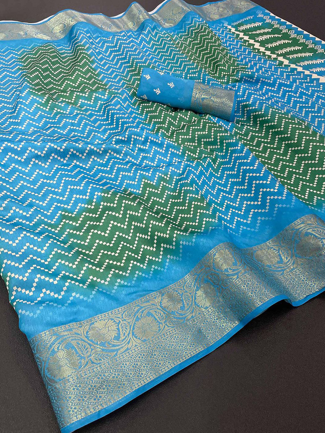 

Peachmode Floral Zari Pure Silk Saree, Blue