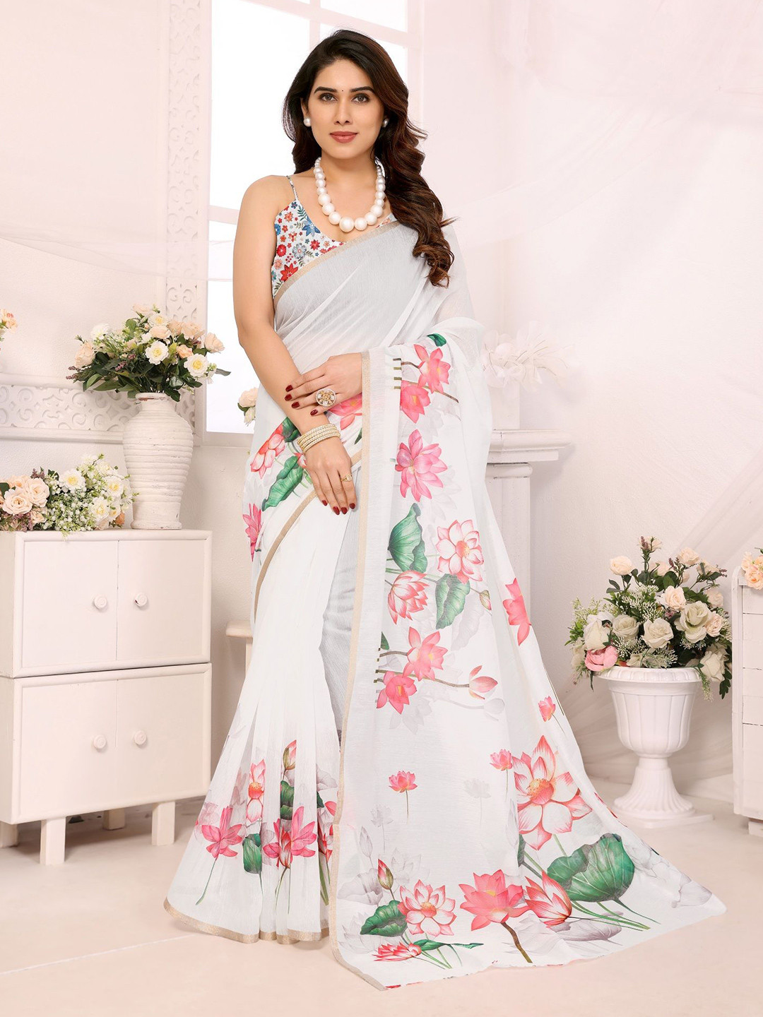 

Moda Rapido Floral Saree, White