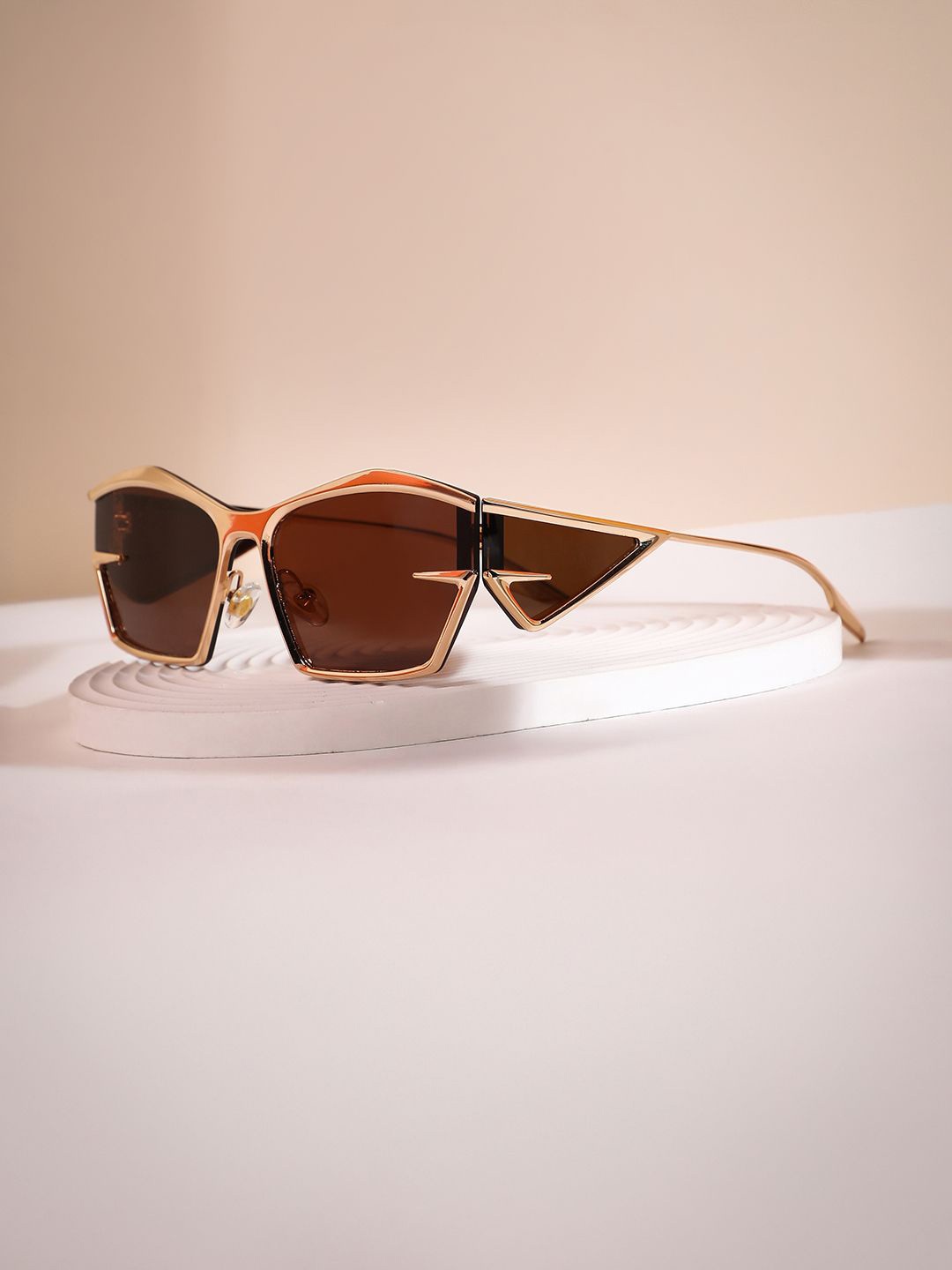 

HAUTE SAUCE by Campus Sutra Women Shield Sunglasses with Polarised Lens, Brown