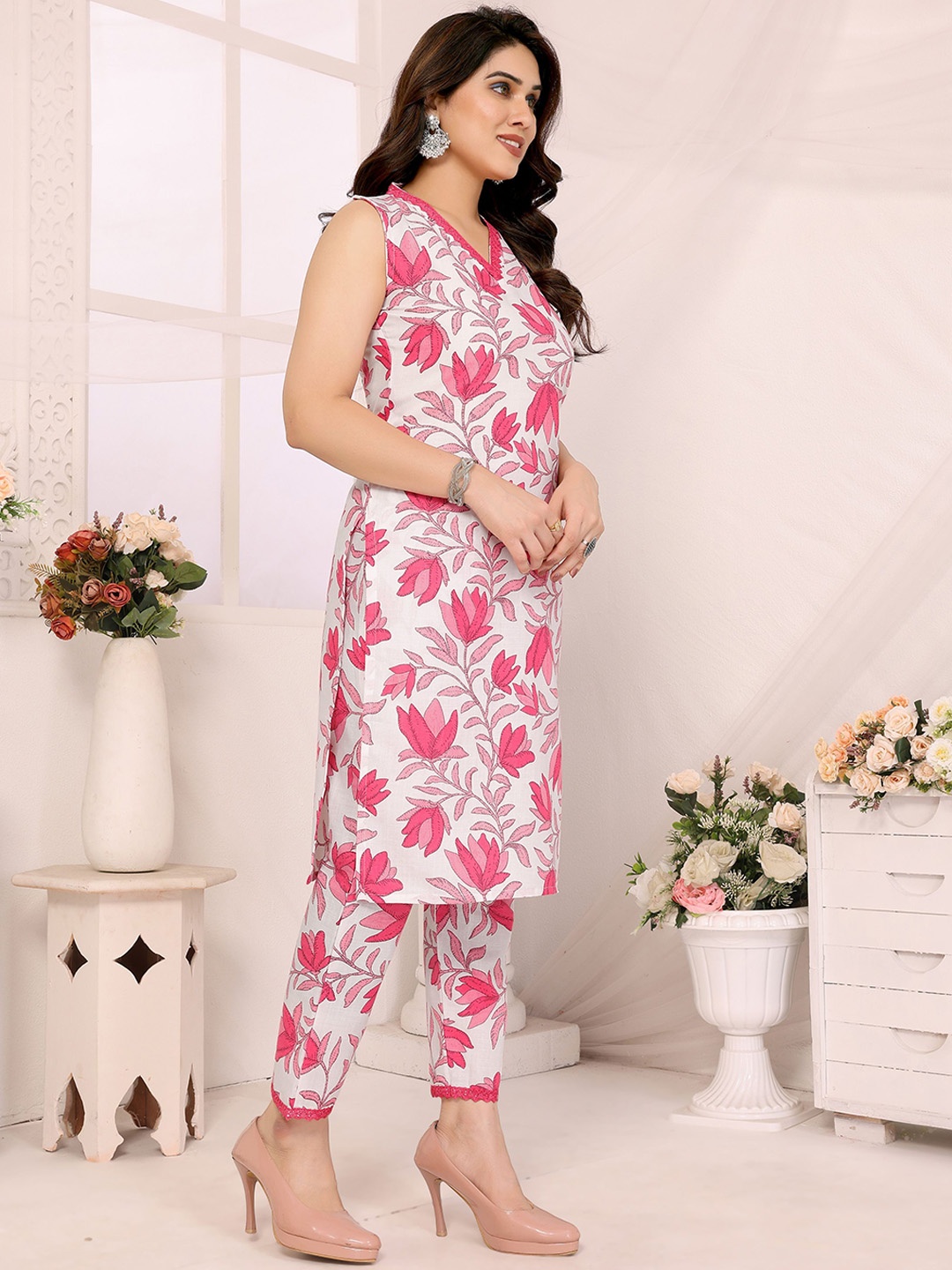 

Moda Rapido Women Floral Printed Regular Kurta with Trousers, Pink